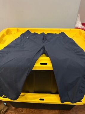 Athleta Women's Navy Elastic-Waist Capris